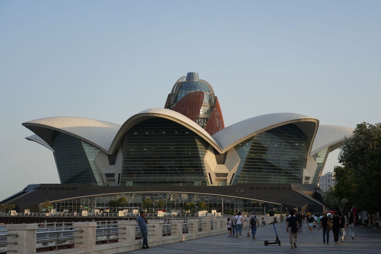 The stunning architecture of Deniz Mall