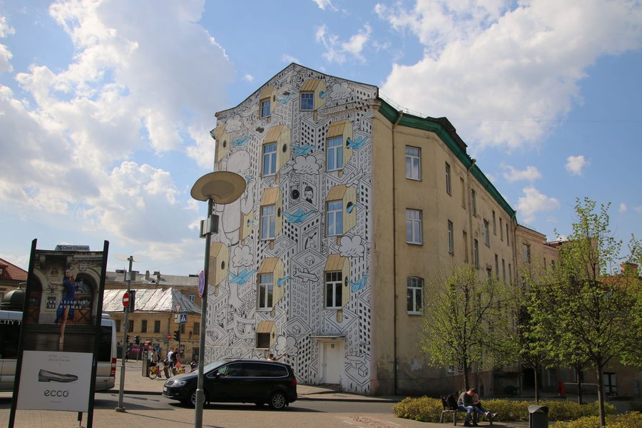 The large-scale mural "Freedom" by Italian artist Millo on a building facade
