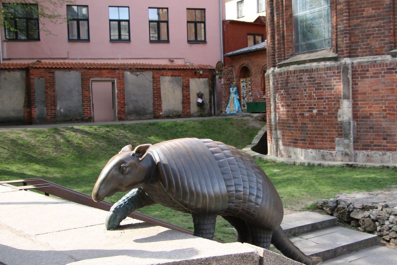 Bronze armadillo in the Old Town