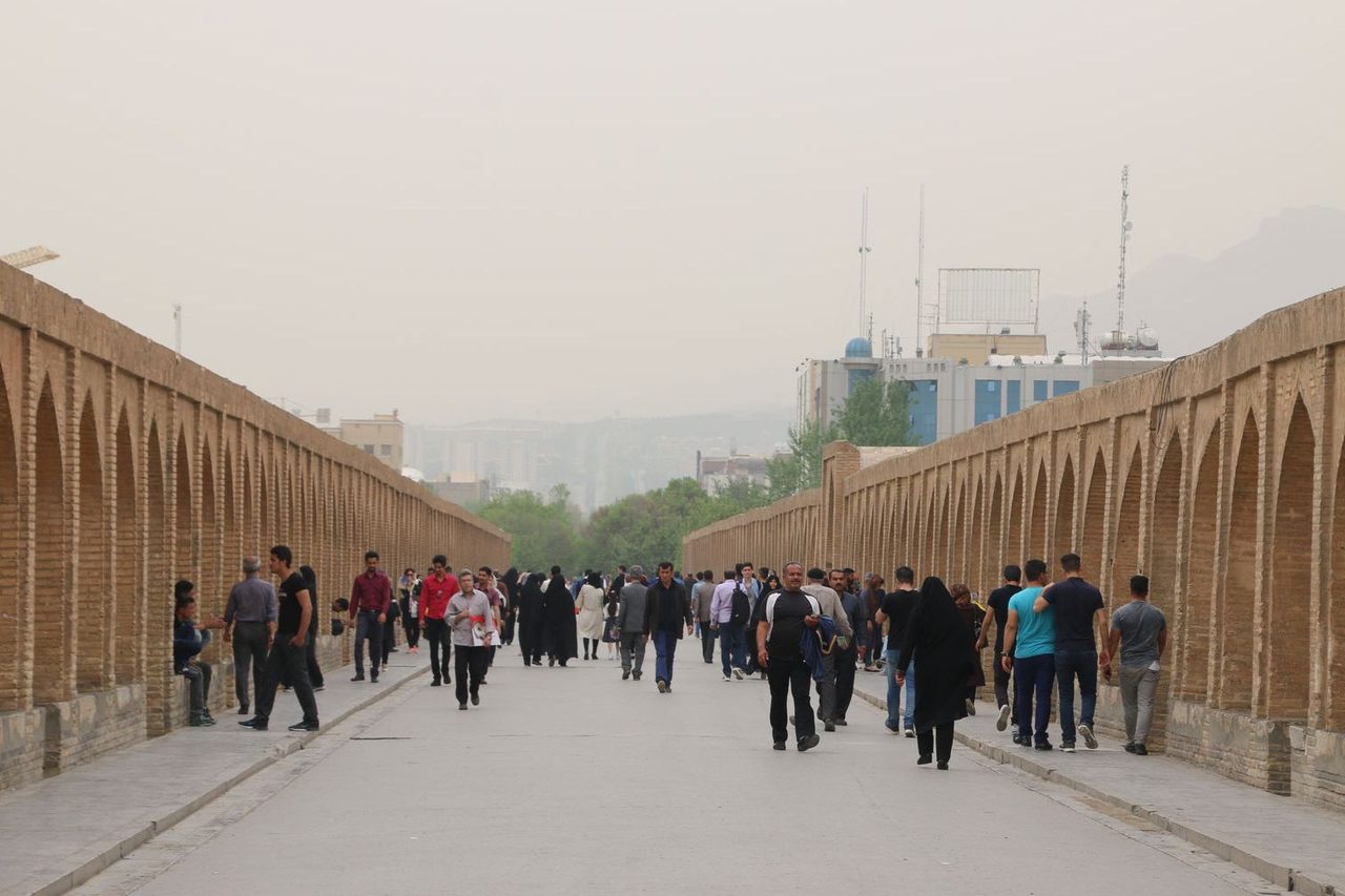 Si-o-se-pol (The Bridge of 33 Arches)