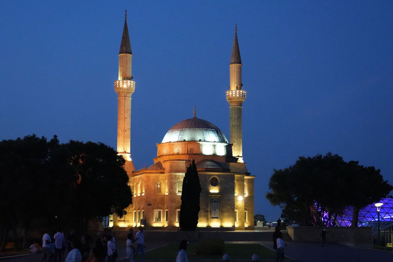 The beautiful Mosque of the Martyrs at night