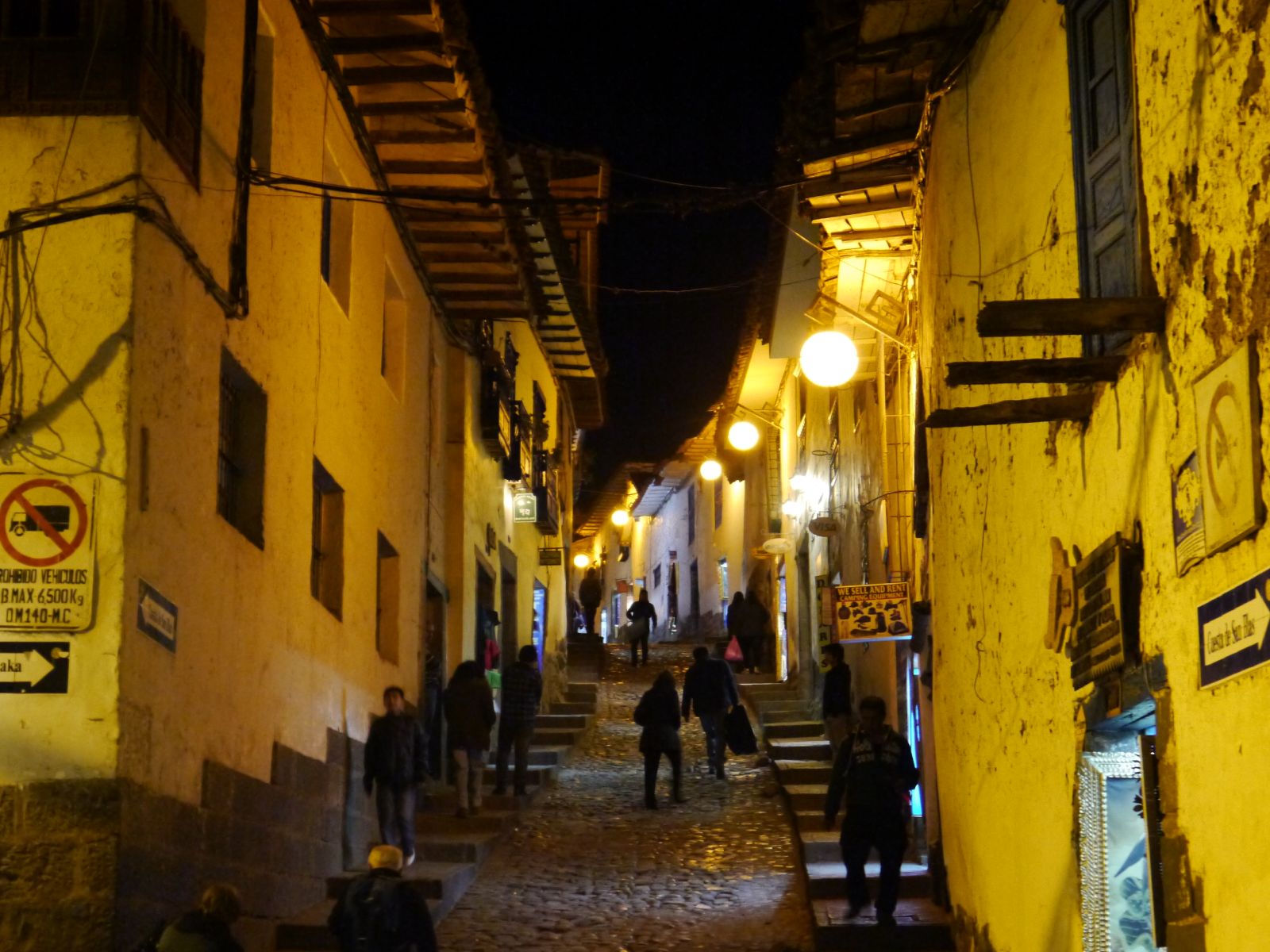 San Blas Streets