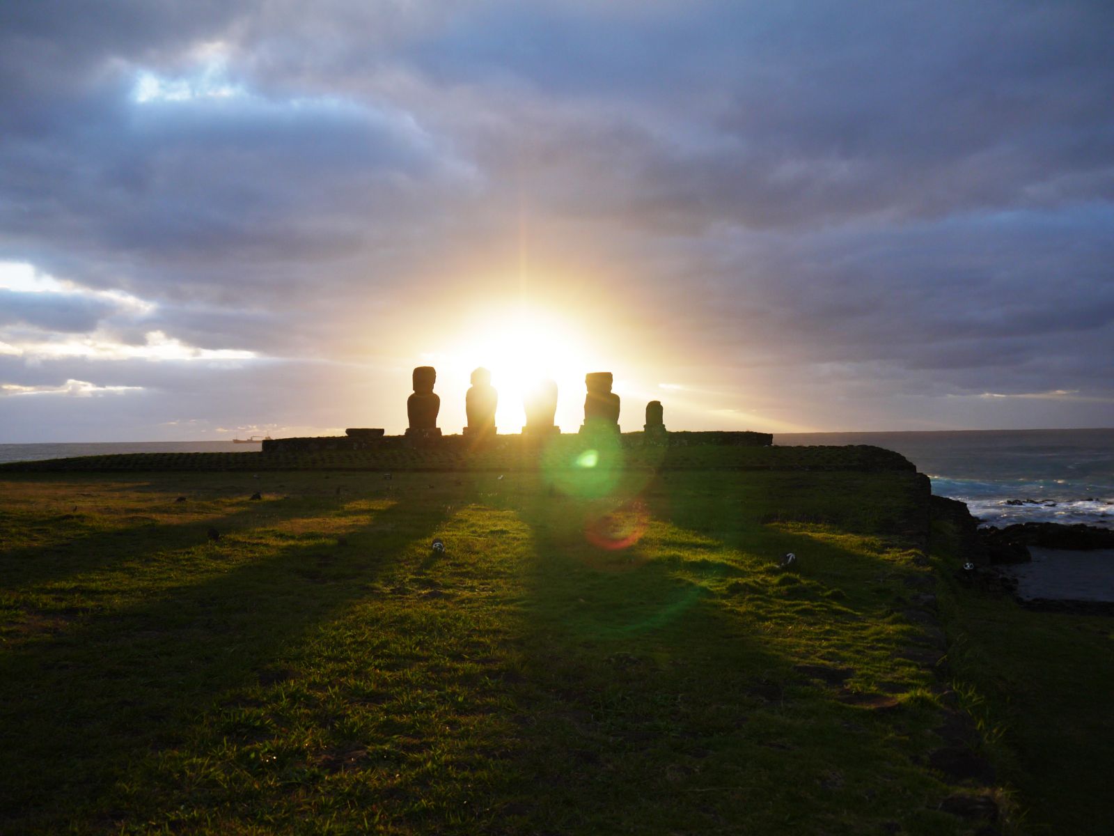 Moai statues